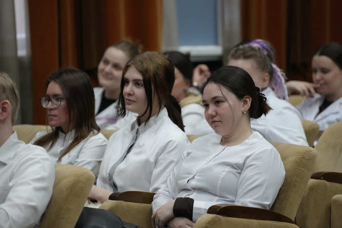 Встреча с будущим: министр здравоохранения Коми и студенты-медики обсудили наставничество и новые вызовы в профессии