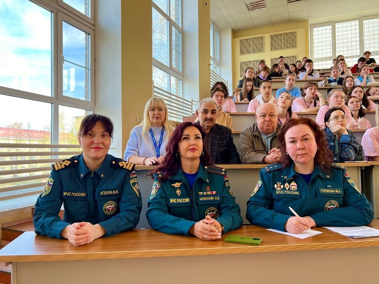 В СГУ им. Питирима Сорокина проходят полезные встречи для вожатых