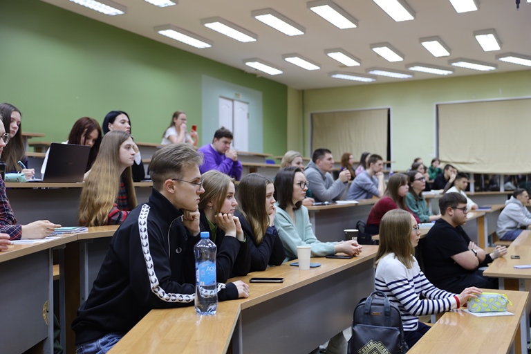 В СГУ им. Питирима Сорокина прошёл второй день Школы молодого учёного