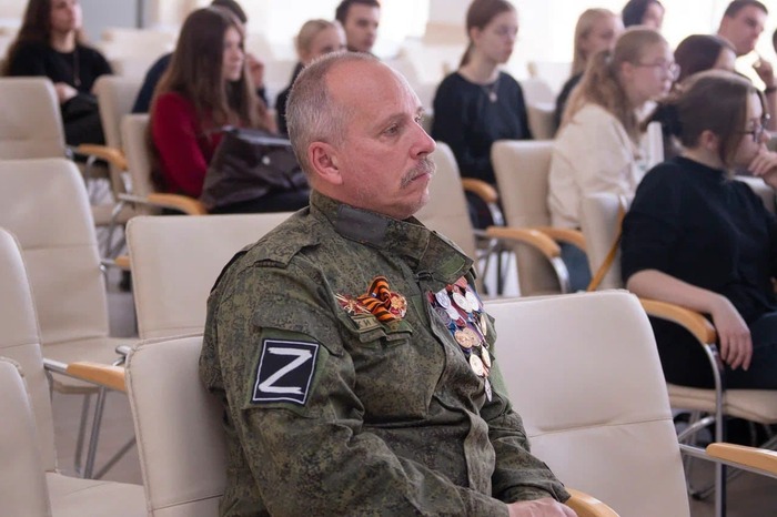 Вера и долг: участники “Открытого диалога” говорили о духовной силе, мужестве и верности боевых товарищей