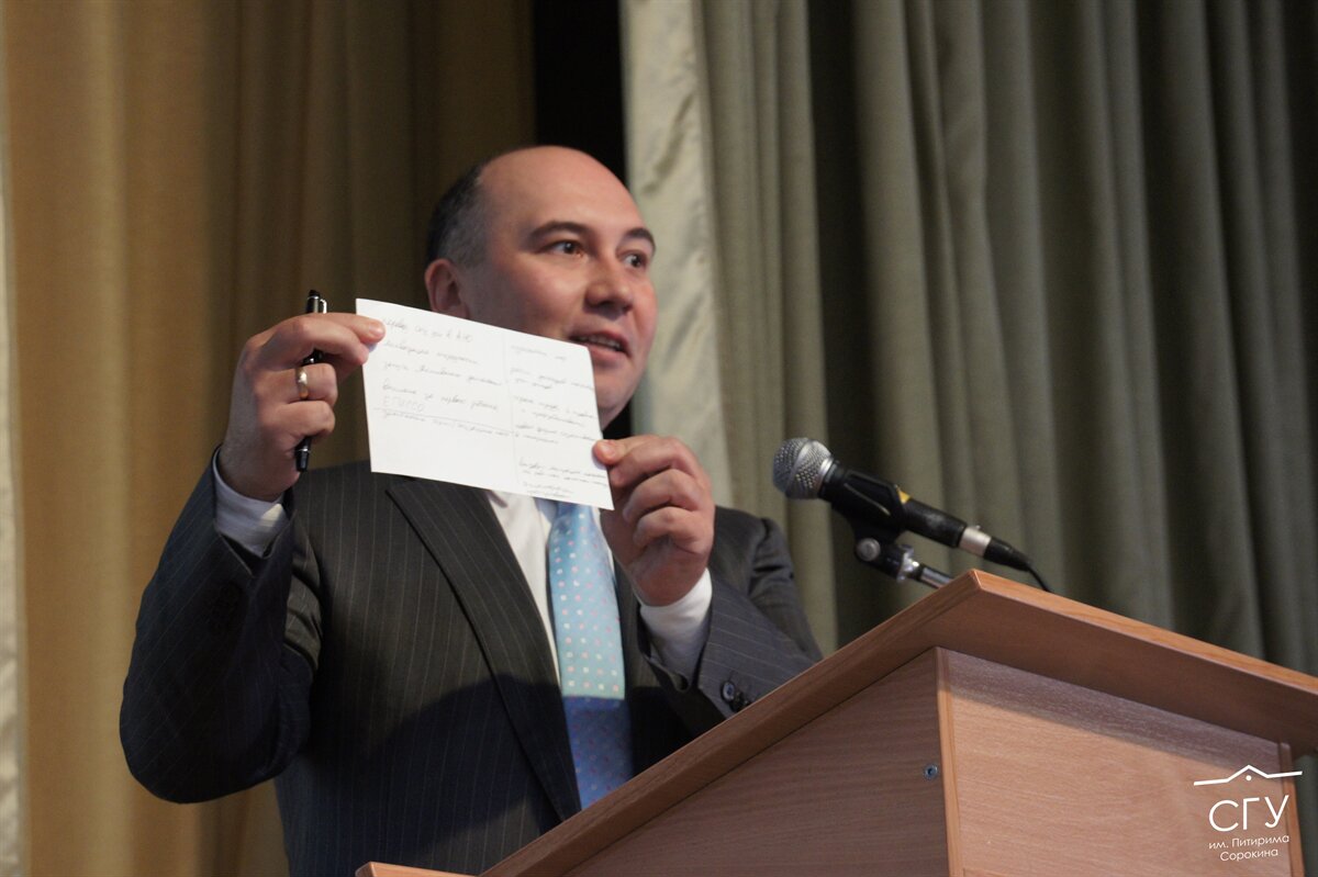 Министр Илья Семяшкин обозначил студентам проблемы и достижения отрасли