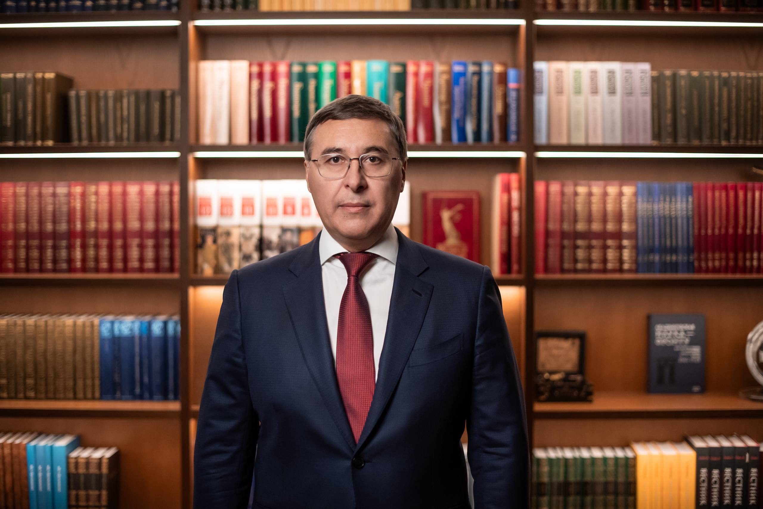 Поздравление министра Министерства науки и высшего образования Российской Федерации Валерия Николаевича Фалькова с Днём защитника Отечества