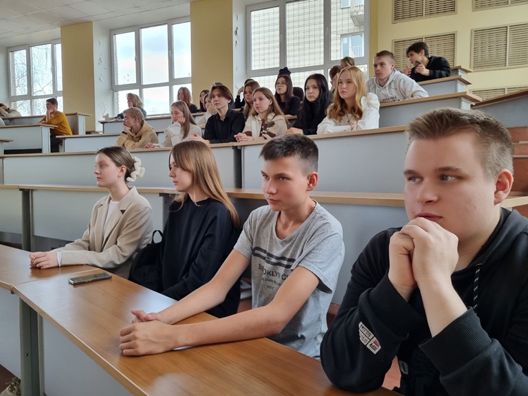 В СГУ им. Питирима Сорокина прошла встреча для школьников «Учитель – это круто!»