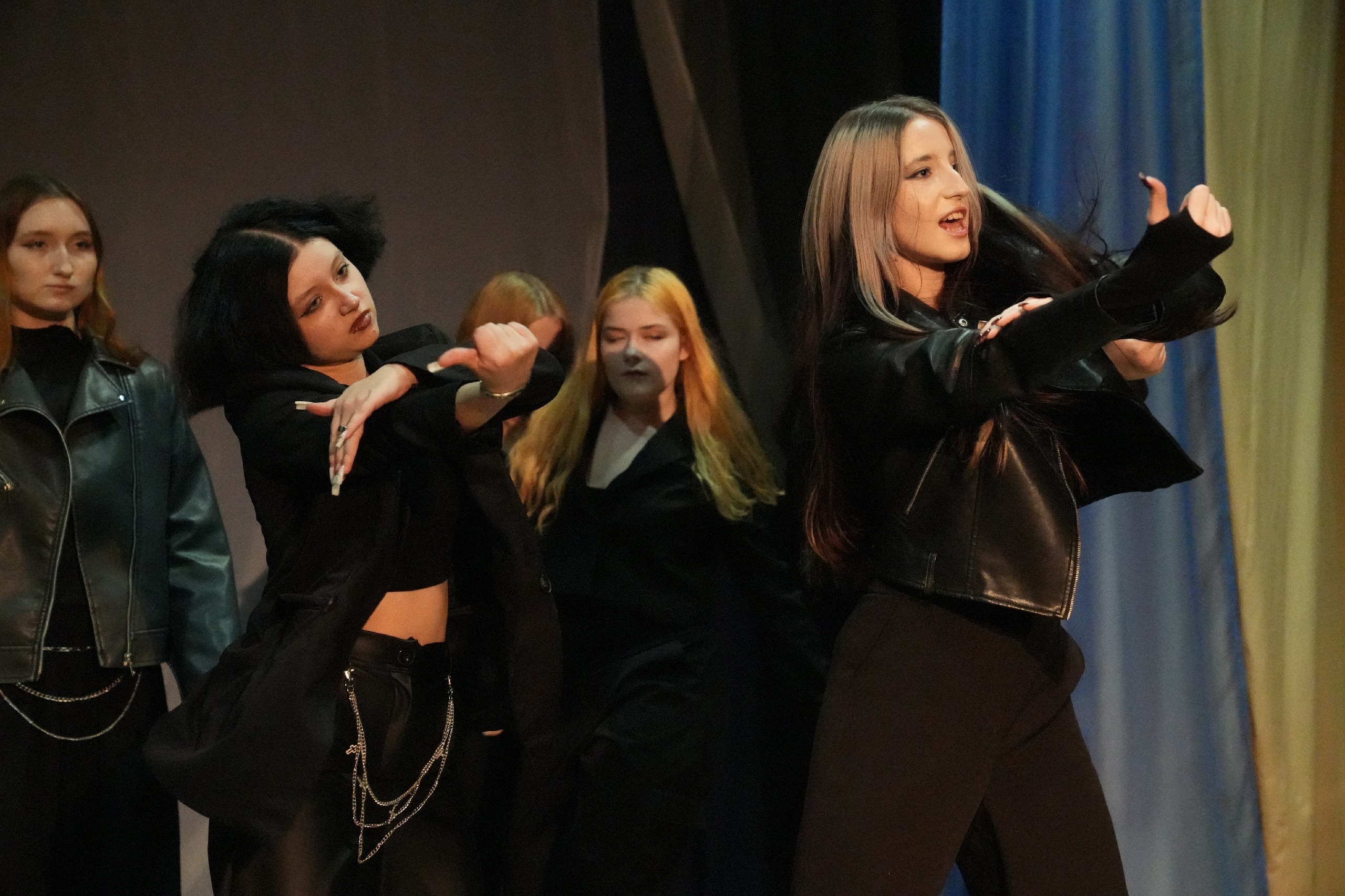 Традиционный День первокурсника в Институте иностранных языков: яркие выступления и тёплая атмосфера