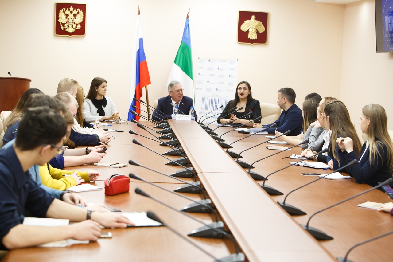 Наши студенты участвуют во всероссийском проекте «Школа парламентаризма»