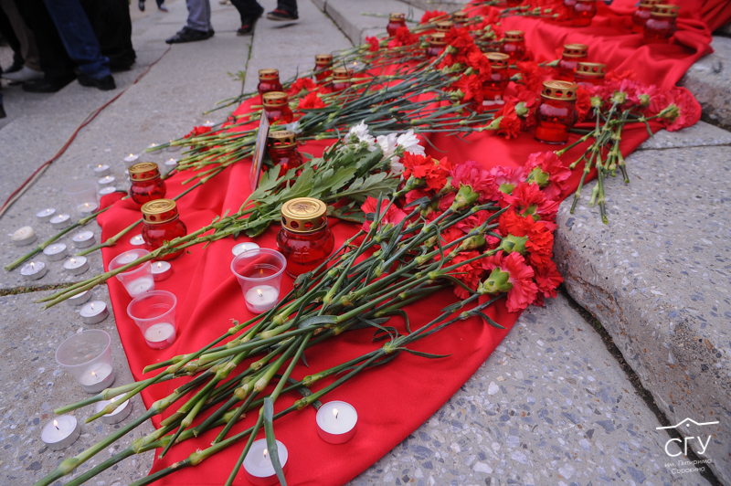 «Скажем нет террору!»: митинг в память о бесланской трагедии