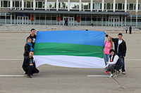 Молодежное правительство запустило акцию «Путешествие флага Республики Коми»