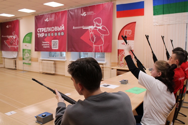 В СГУ им. Питирима Сорокина открылся современный стрелковый тир