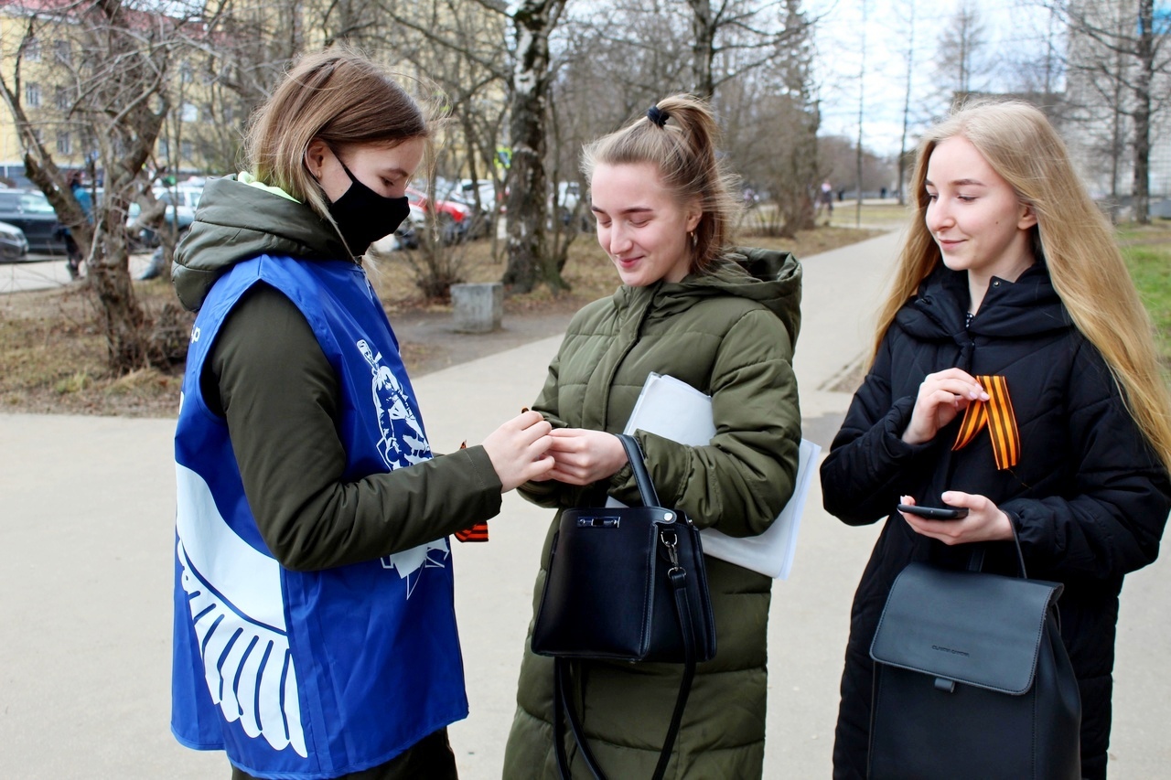 Студенты СГУ приняли участие в акции «Георгиевская ленточка»