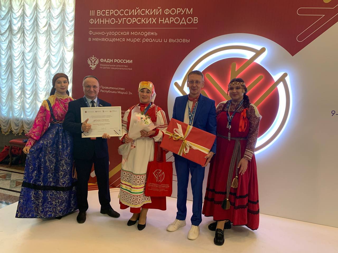 Студентки СГУ им. Питирима Сорокина обсудили актуальные для финно-угорской молодежи вопросы