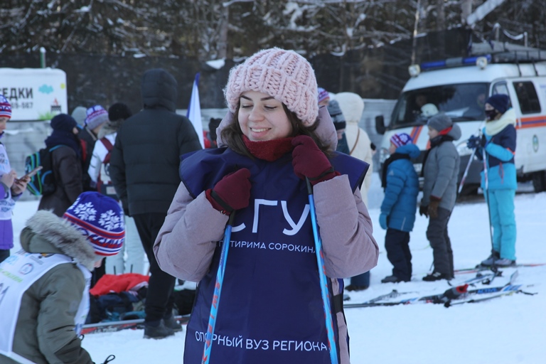 Заряд бодрости и вдохновения: студенты поучаствовали в «Лыжне России»