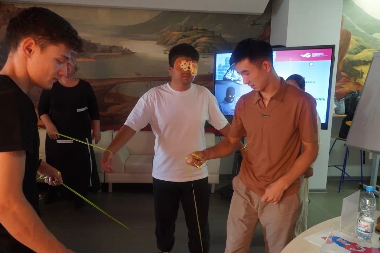 Студенты узнали, как противостоять манипуляциям