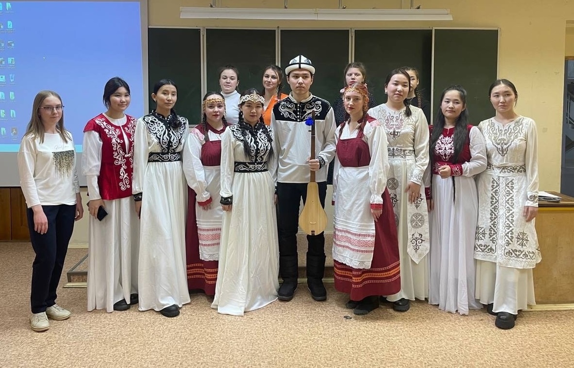 Институт педагогики и психологии СГУ им. Питирима Сорокина приглашает принять участие V конкурса талантов исполнительского мастерства на родном языке «Медся! Медся!...» (Самый самый) 