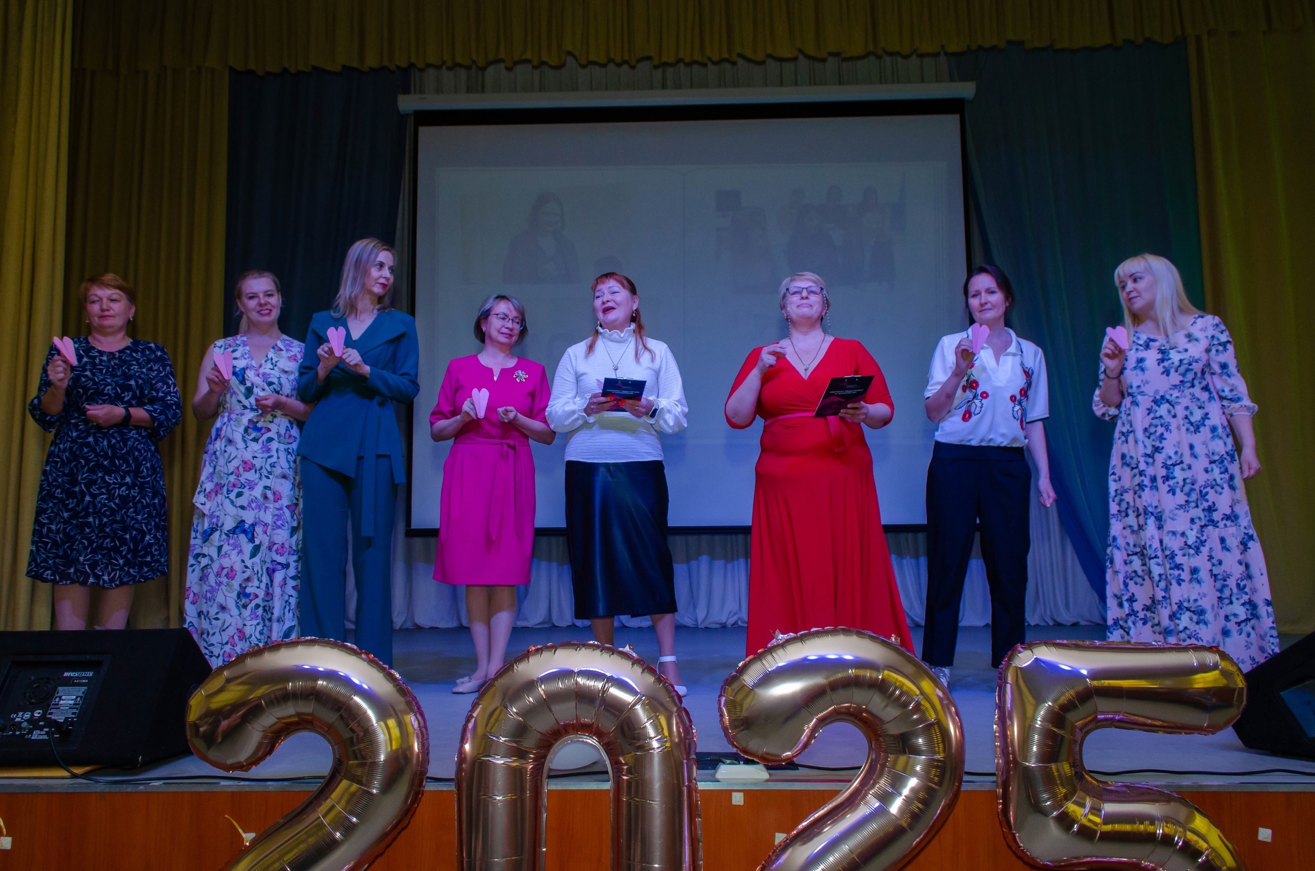 Последний звонок прозвенел для выпускников  Института педагогики и психологии