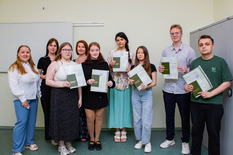 В Институте непрерывного образования завершилось обучение для участников студенческих отрядов по программе «Рабочий зеленого хозяйства 3-го разряда»