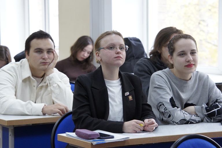 Студенты-историки поговорили об основах антикоррупционного законодательства