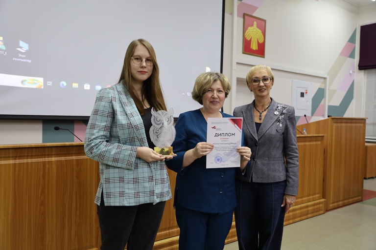 В СГУ им. Питирима Сорокина наградили лучшие студенческие научные объединения институтов