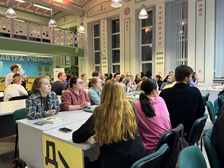 «Твой шаг в науку» собрал девять команд из разных институтов университета